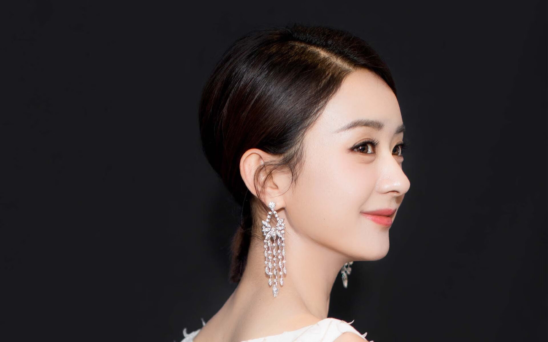 夜光城市跑，灯火点点中的运动狂欢，夜间灯光城市